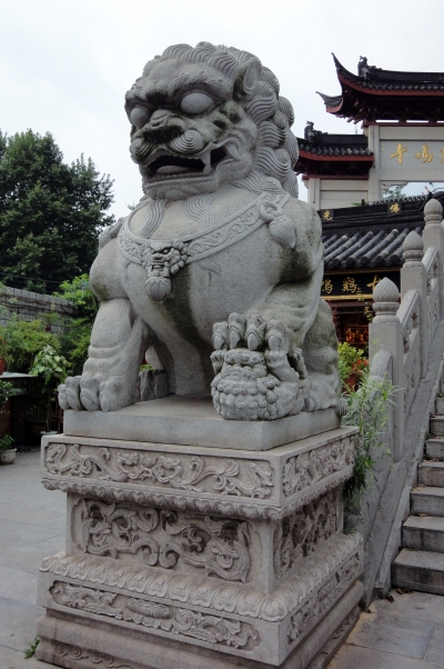 Lion-statue